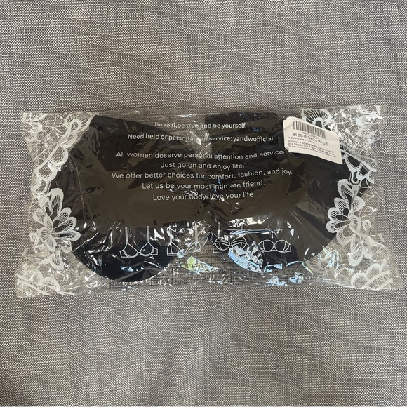 Convertable Bra Strapless, Backless, Clear Straps, or Traditional, Black 34 D - Picture 9 of 10